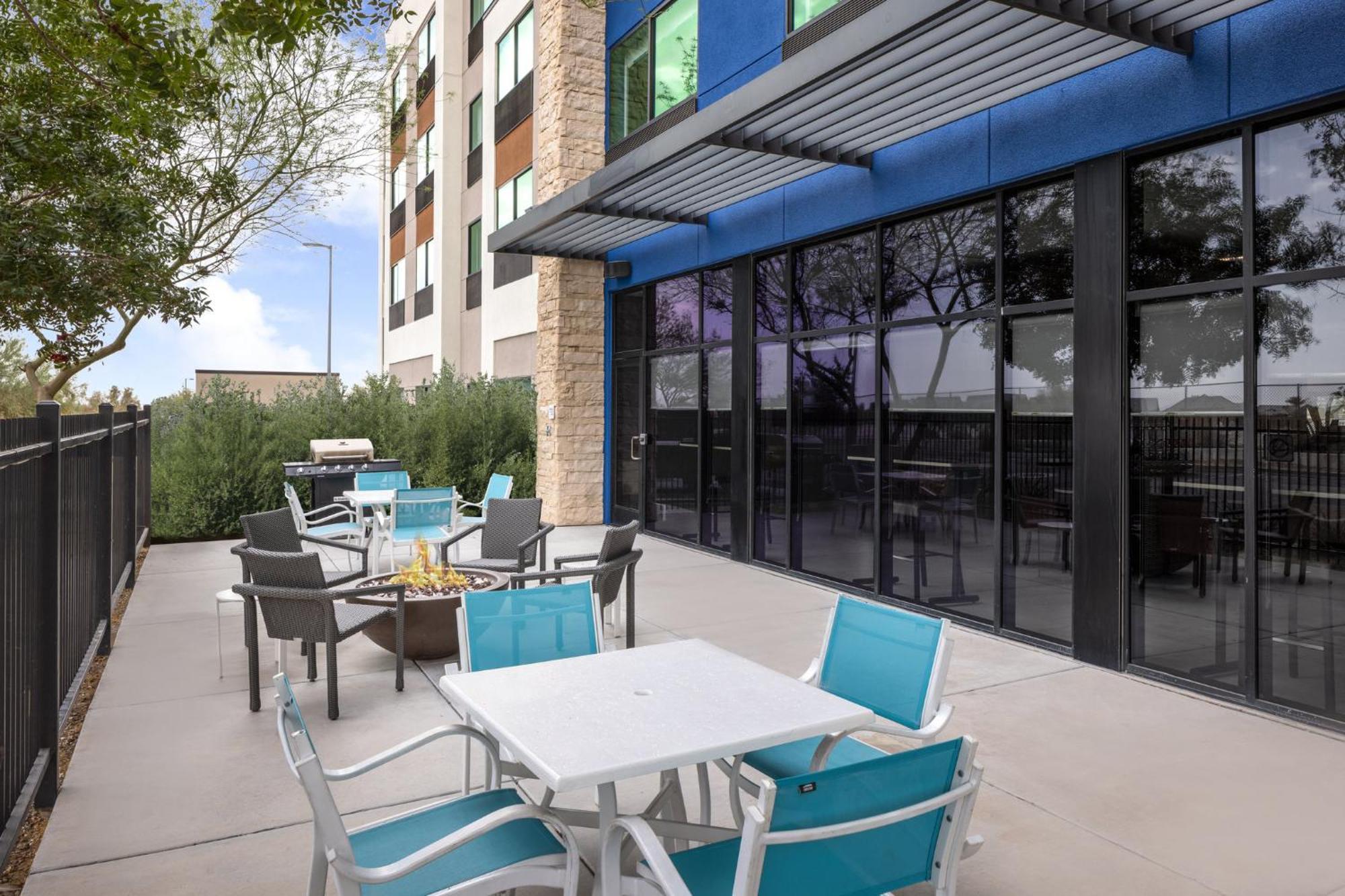Holiday Inn Express & Suites Phoenix West - Buckeye By Ihg Exterior foto